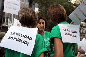 Los españoles creen que la enseñanza está mal o regular